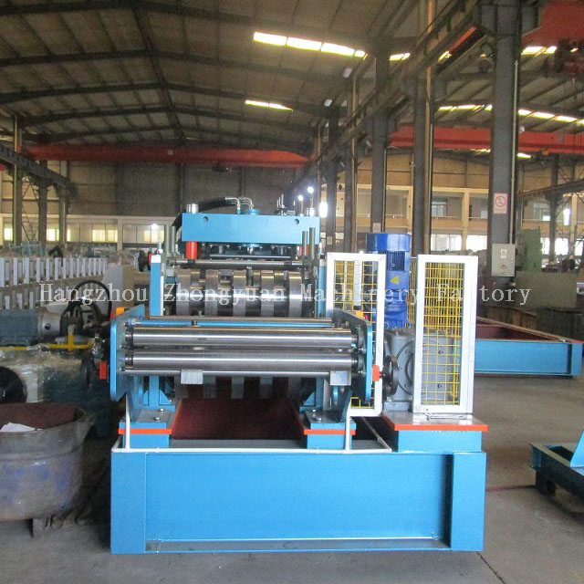 Automatic C purlin shape roll forming machine