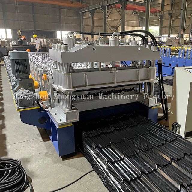 Roof panel glazed step tile roll forming machine